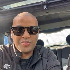 Meet your Posher, Yassine